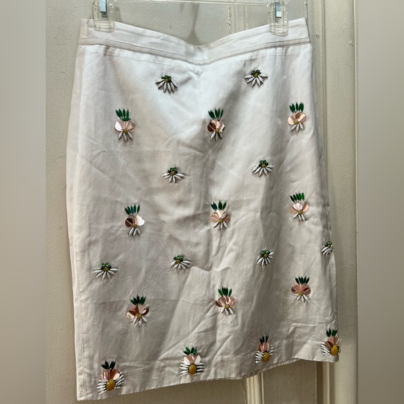 Banana Republic White Reflective Floral Skirt - Picture 1 of 5